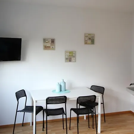 Work And Apartmán Nideggen