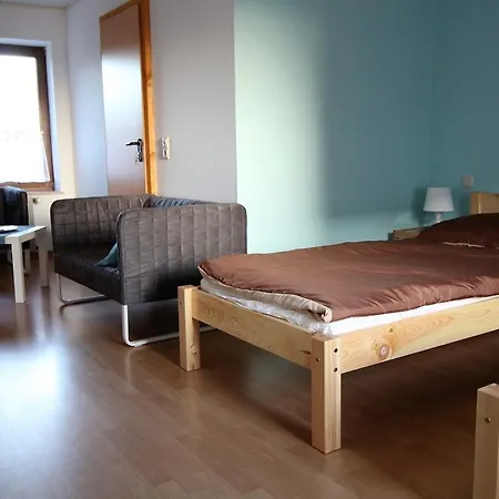 Work And Apartmán Nideggen