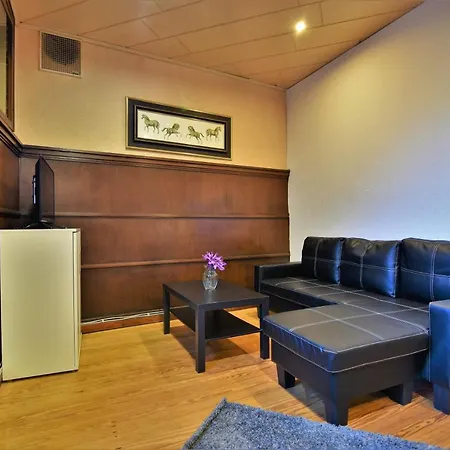 Work And Apartmán Nideggen